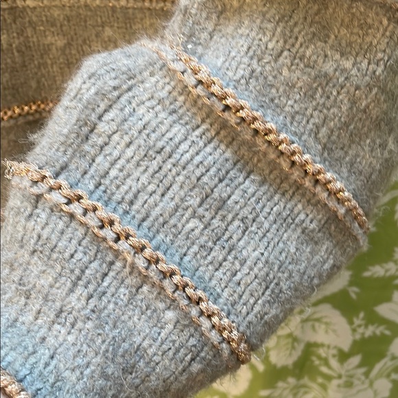 🏝️Big $10 Sale!🏝️Women’s Ombre Striped Sweater with Metallic detail - Picture 5 of 6